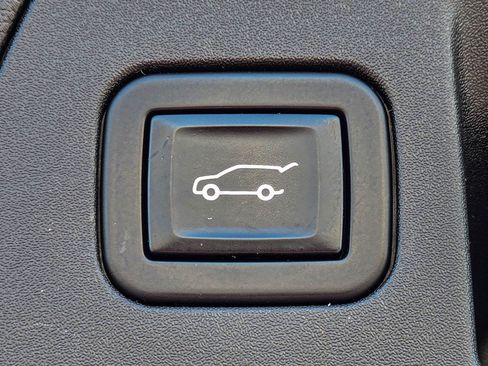 Used 2022 Buick Envision Essence w/ Safety Package AWD/4WD image 36