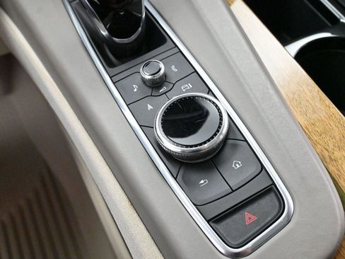 Used 2021 Cadillac Escalade Premium Luxury Platinum w/ Heavy-Duty Trailer Package image 30