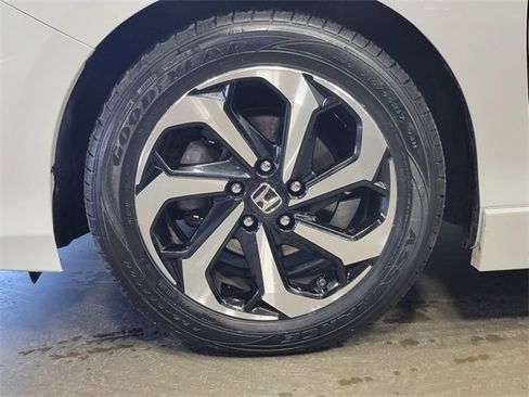 Used 2017 Honda Accord EX-L image 9