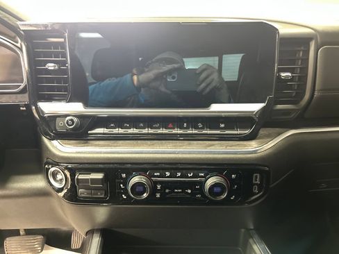 Used 2024 Chevrolet Silverado 1500 LTZ w/ LTZ Premium Package AWD/4WD image 21