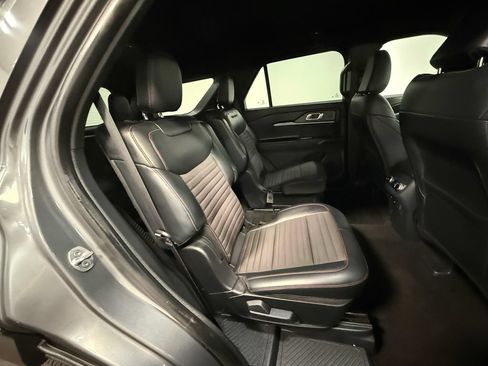 Used 2025 Ford Explorer ST-Line AWD/4WD image 14