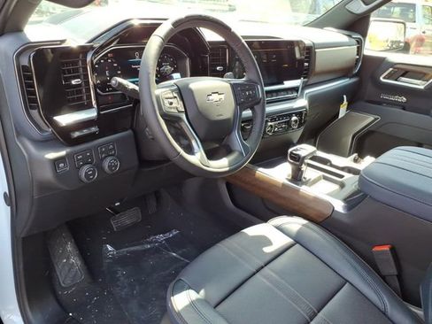New 2026 Chevrolet Silverado 1500 High Country AWD/4WD image 5