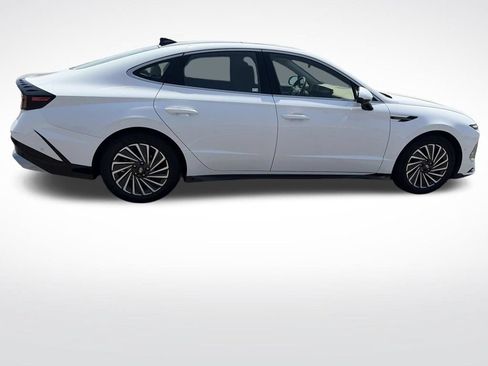 Used 2025 Hyundai Sonata Limited FWD image 6