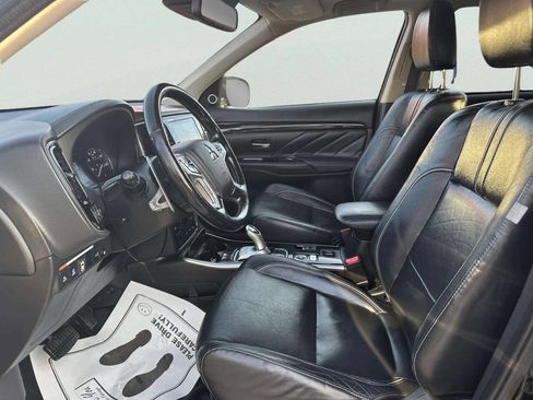 Used 2018 Mitsubishi Outlander GT image 9