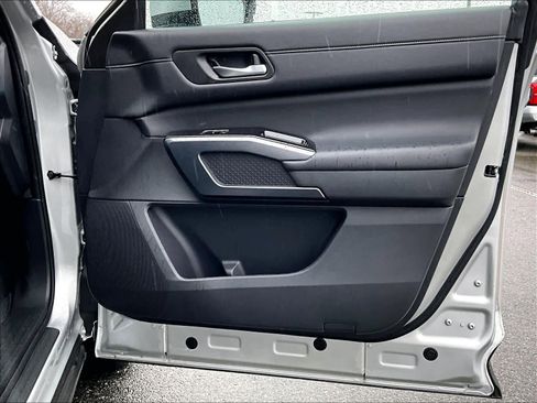 Used 2024 Nissan Pathfinder SL w/ SL Premium Package image 12