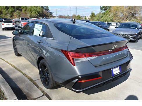 New 2026 Hyundai Elantra SEL Sport Premium image 2