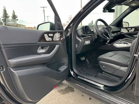 Used 2026 Mercedes-Benz GLS 450 4MATIC image 21