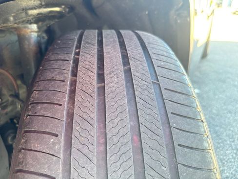 Used 2020 Toyota Highlander XLE image 47