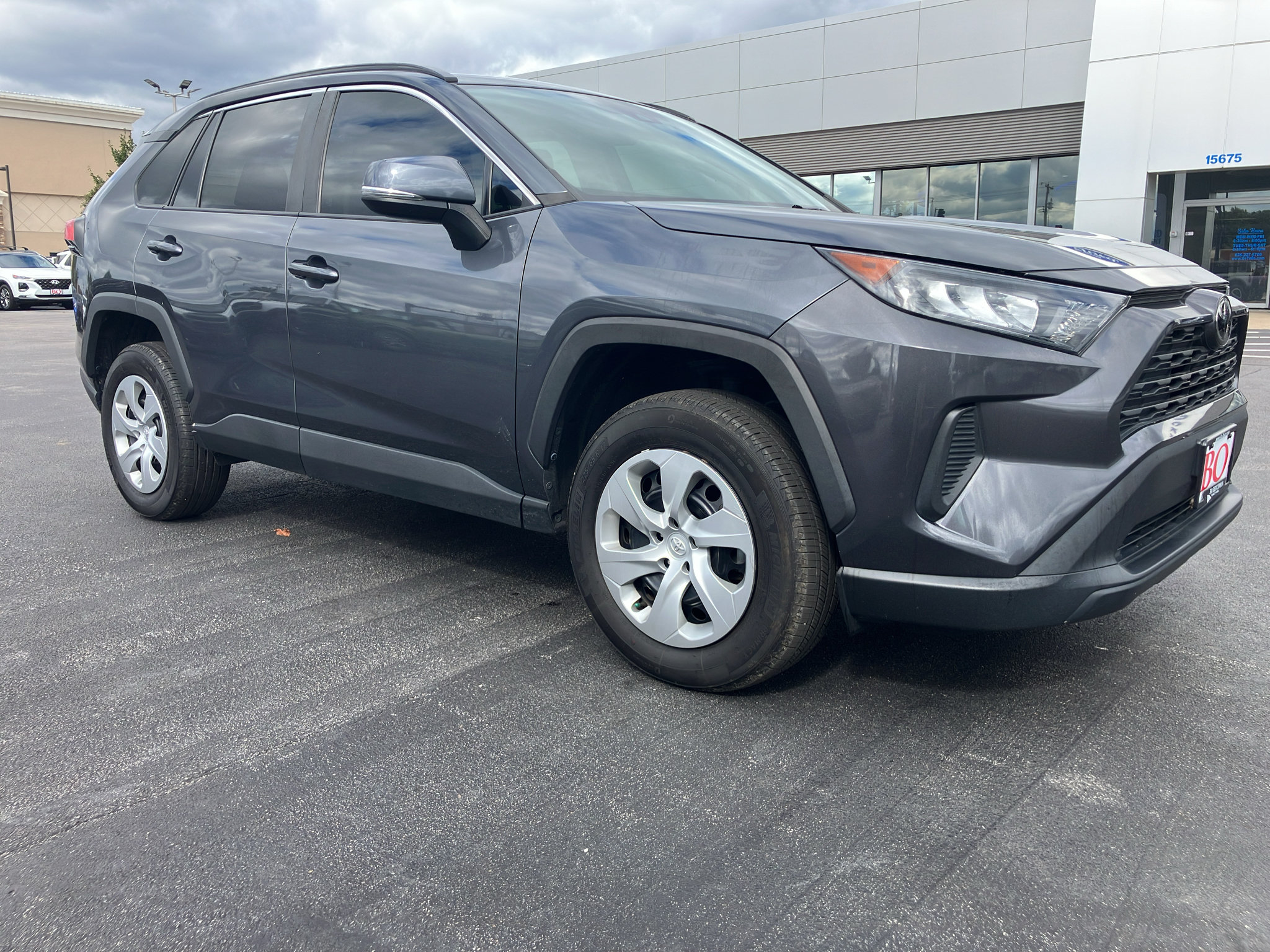 Used 2021 Toyota RAV4 LE AWD/4WD image 8