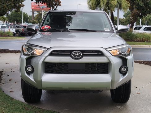 Certified 2024 Toyota 4Runner SR5 AWD/4WD image 3