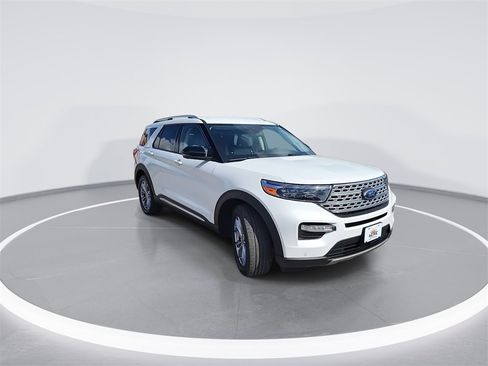 Used 2022 Ford Explorer Limited w/ Equipment Group 301A image 2