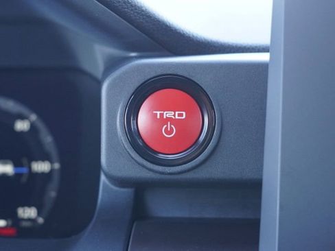 Certified 2025 Toyota Tacoma TRD Off-Road image 27