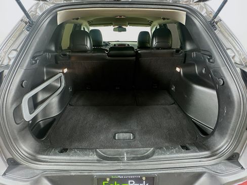 Used 2016 Jeep Cherokee Limited FWD image 27