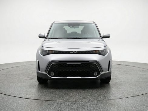 Used 2025 Kia Soul LX w/ LX Technology Package FWD image 2