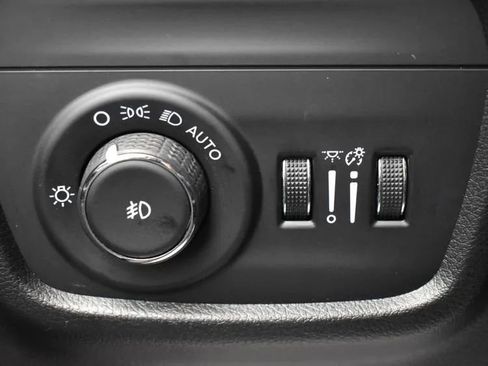 Used 2024 Jeep Grand Cherokee L Limited w/ Luxury Tech Group II image 22