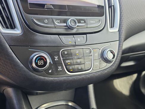 Used 2024 Chevrolet Malibu LT FWD image 25