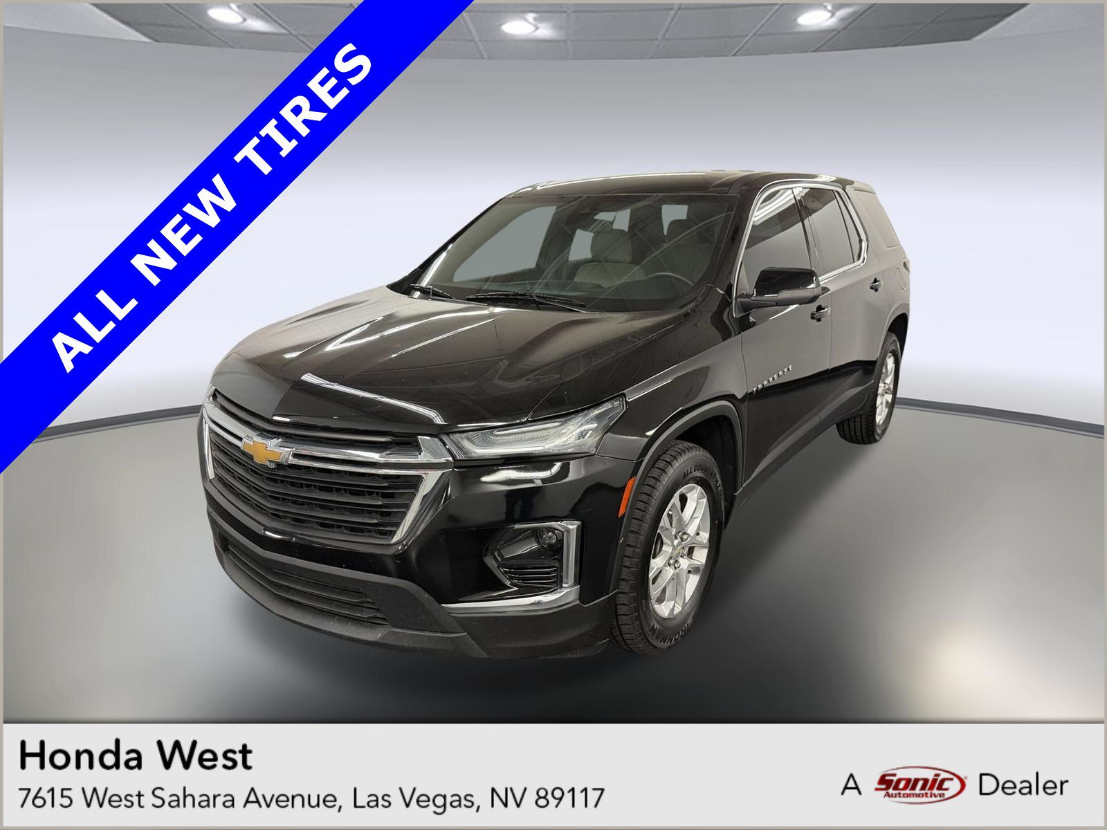 Used 2022 Chevrolet Traverse LS w/ LPO, Cargo Package FWD image 1
