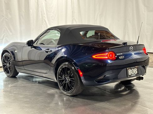 Used 2025 MAZDA MX-5 Miata Club w/ Weather Package RWD image 8