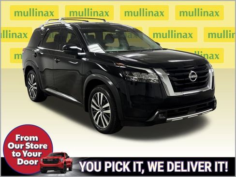 Used 2022 Nissan Pathfinder Platinum w/ Cargo Package image 2