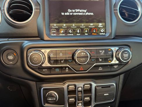 Used 2023 Jeep Wrangler Unlimited Sahara w/ Cold Weather Group AWD/4WD image 18