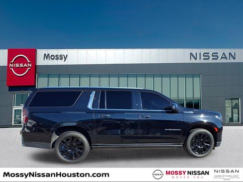 Used 2021 Chevrolet Suburban High Country w/ Premium Package image 8