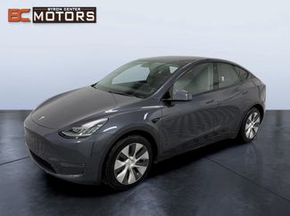Used 2021 Tesla Model Y Long Range video 1