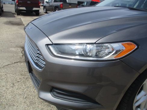 Used 2014 Ford Fusion SE image 10