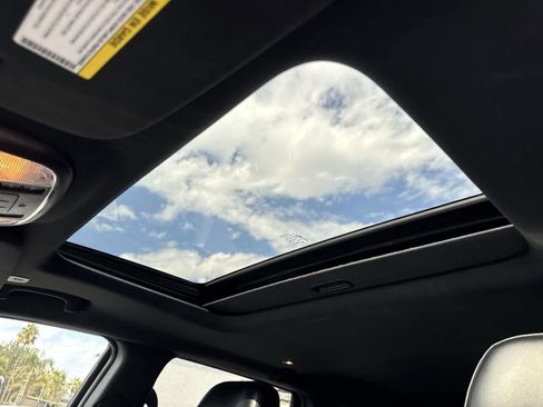 Used 2022 Jeep Grand Cherokee Limited image 8