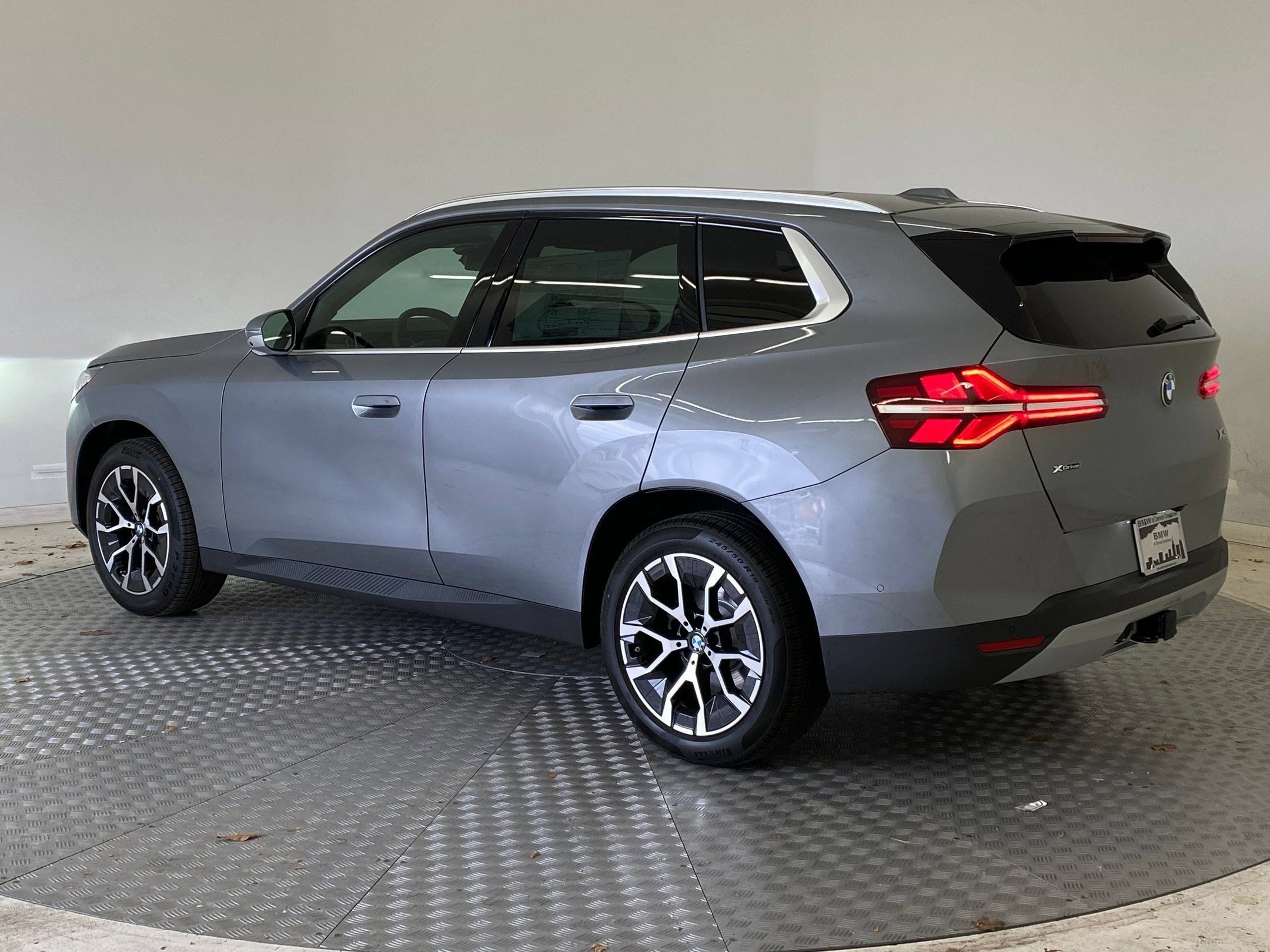 Used 2026 BMW X3 xDrive30i w/ Premium Package AWD/4WD image 3