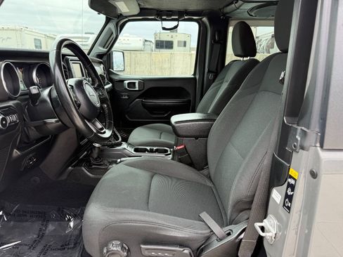 Used 2020 Jeep Wrangler Sport AWD/4WD image 21