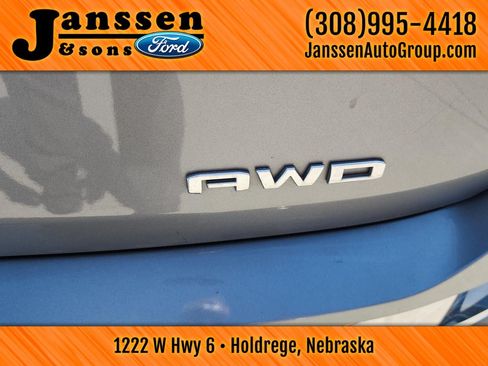 Used 2023 GMC Terrain SLT AWD/4WD image 8