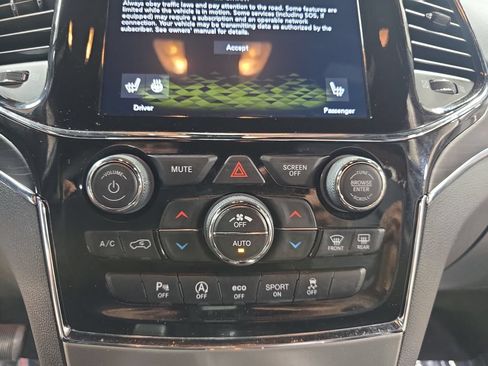 Used 2021 Jeep Grand Cherokee Limited w/ Premium Lighting Group AWD/4WD image 20