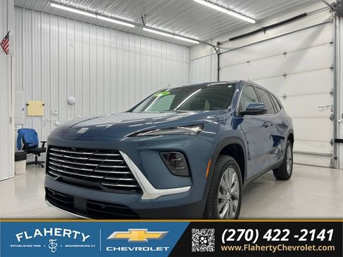 Used 2025 Buick Enclave Preferred w/ Power Package FWD image 6