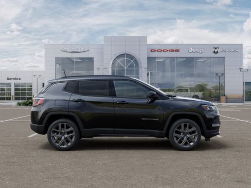 New 2026 Jeep Compass Latitude AWD/4WD image 21