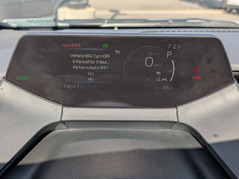 Used 2025 Toyota Prius LE FWD image 19