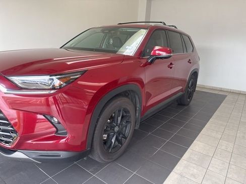 Used 2024 Toyota Grand Highlander Limited image 3