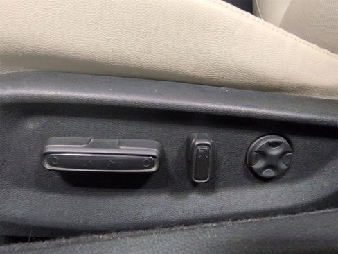 Used 2018 Honda Accord Touring image 18