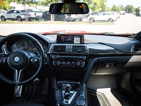 Used 2018 BMW M3 RWD image 28