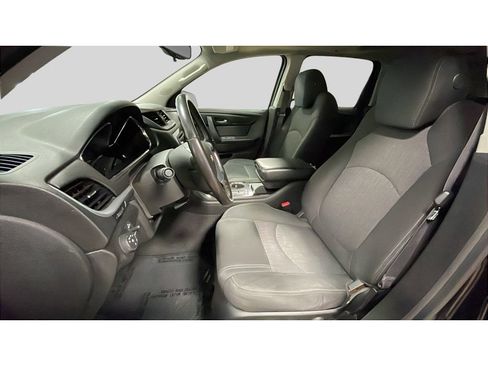 Used 2015 Chevrolet Traverse LT w/ Style and Technology Package image 12