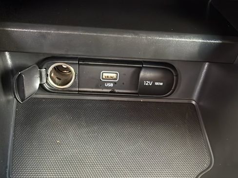 Used 2025 Kia Soul LX FWD image 28