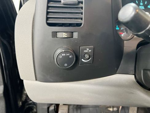 Used 2011 Chevrolet Silverado 1500 LS w/ LPO, Chrome Package RWD image 17