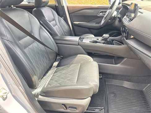 Used 2021 Nissan Rogue Platinum image 11