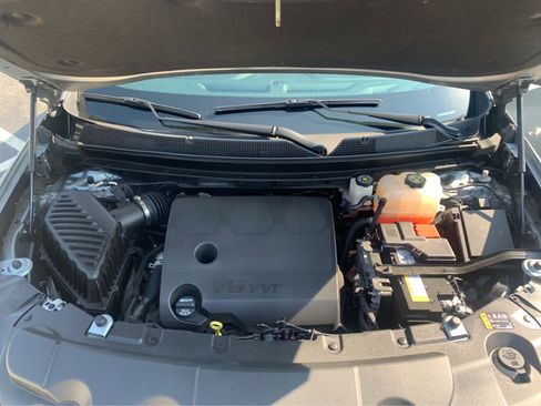 Used 2023 Chevrolet Traverse LT w/ LPO, Floor Liner Package AWD/4WD image 9