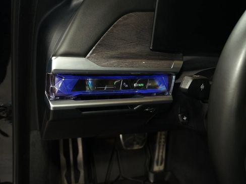 Used 2023 BMW 760i xDrive w/ Luxury Rear Seating Package AWD/4WD image 31