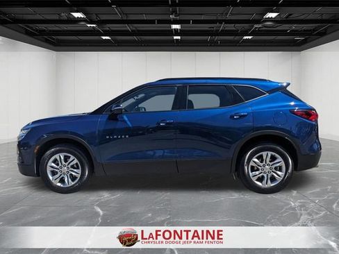 Used 2022 Chevrolet Blazer LT AWD/4WD image 2
