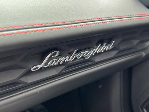 Used 2017 Lamborghini Huracan LP 580-2 RWD image 28