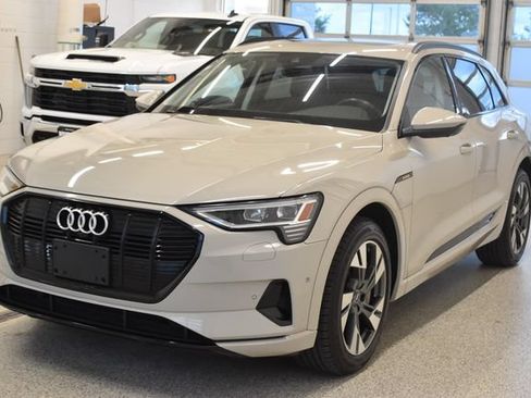 Used 2021 Audi e-tron Premium w/ Convenience Plus Package AWD/4WD image 9