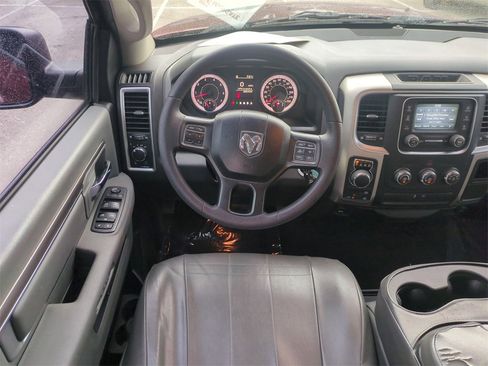 Used 2020 RAM 1500 Classic SLT image 18