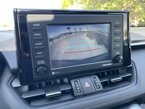 Used 2021 Toyota RAV4 XLE Premium AWD/4WD image 17