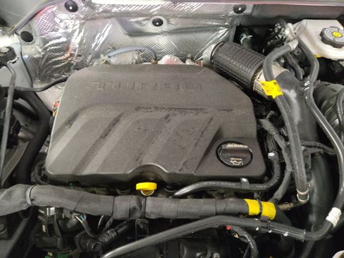 Used 2025 Chevrolet Trax LS FWD image 30